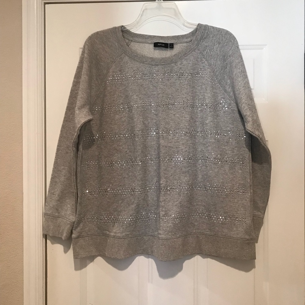 Gray sweatshirt with bling